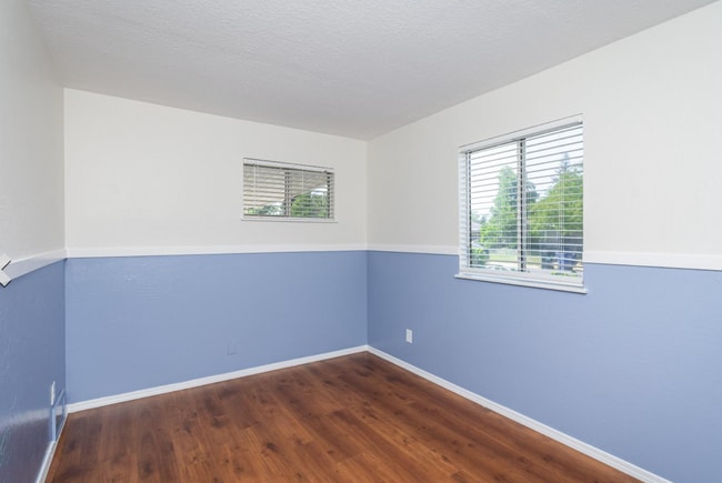 Building Photo - 4/2 + Detached Studio & Pool! One Property...