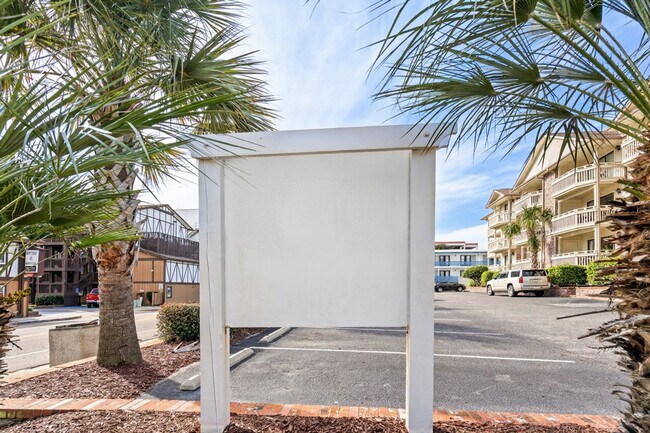 Building Photo - 2805B N Ocean Blvd