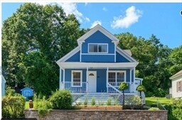 Primary Photo - 142 E Meadow Rd