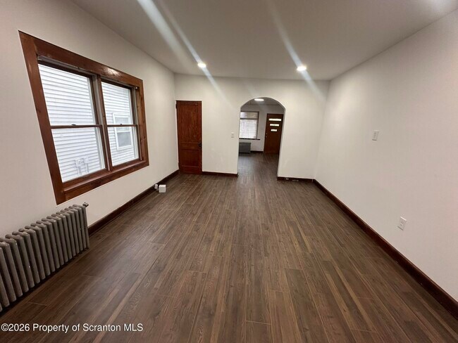 Building Photo - 1142 Hampton St