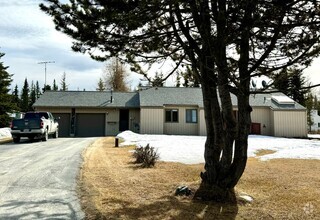 Building Photo - LIKE NEW REMODEL!