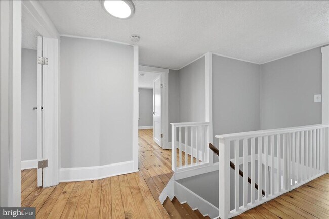 Building Photo - Available NOW! Adorable 4 Bed, 2 Bath Home for $2,600./month