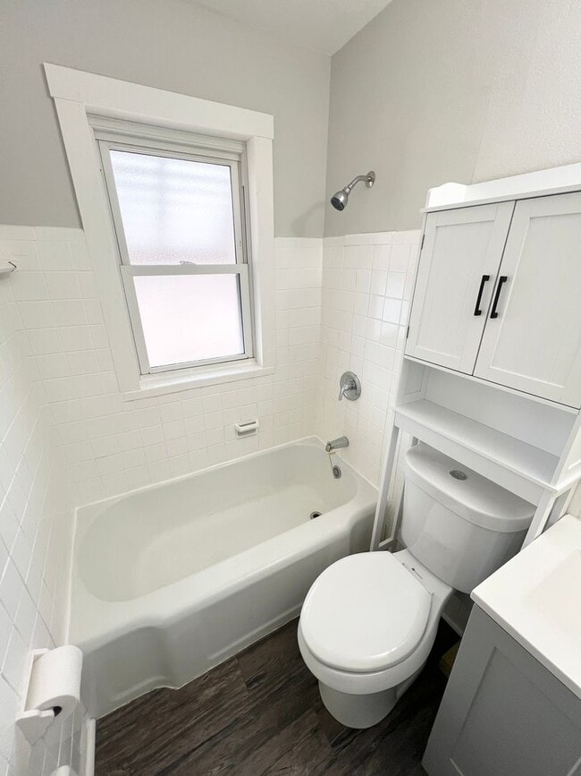 Building Photo - 1465 W Duchesne Dr