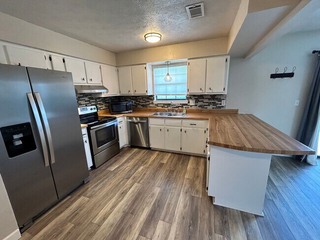 Building Photo - 249 Hannover Cir