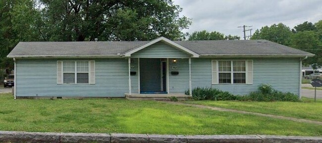 Primary Photo - 504 S Jackson Ave
