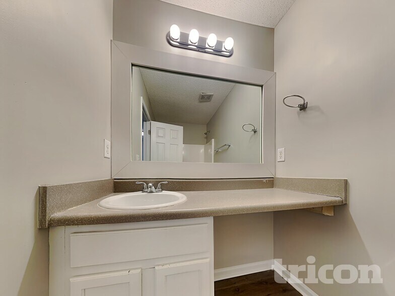 Building Photo - 115 Huntington Way