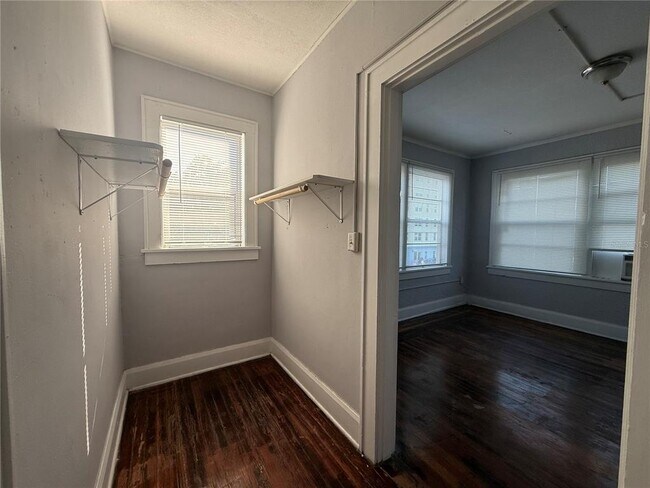 Building Photo - 730 W Central Ave