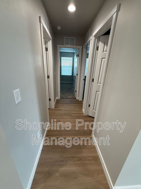 Building Photo - 1870 W Unforgettable St