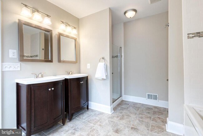 Building Photo - 23 N Chester St