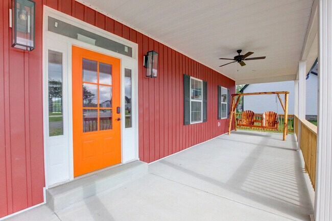 Building Photo - 135 Riverbend Dr