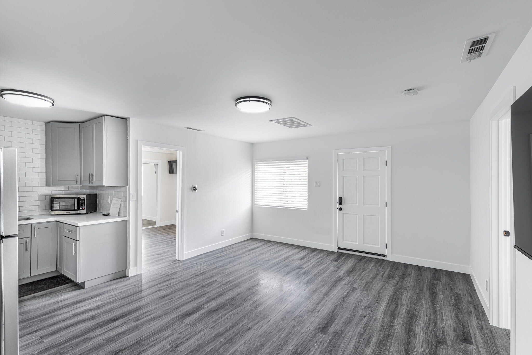 Building Photo - 8143 Hinds Ave