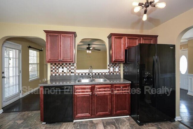 Building Photo - 137 Baywood Crossing