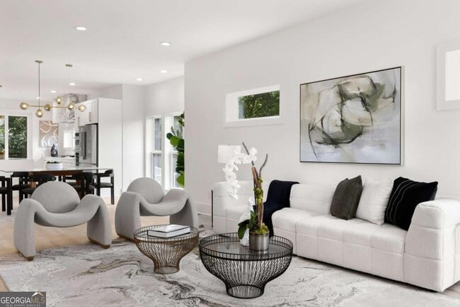 Building Photo - 24 Hutchinson St NE