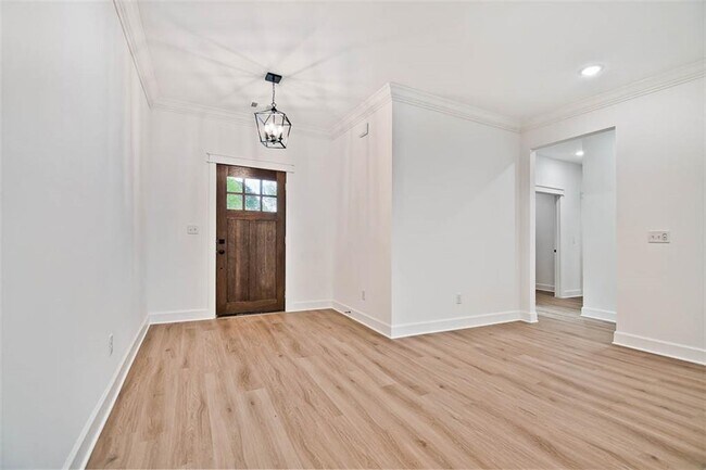 Building Photo - 4 Forfar Dr