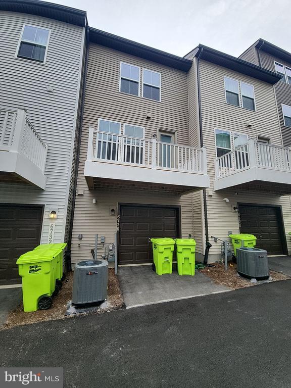 Building Photo - 6730 Belcrest Rd