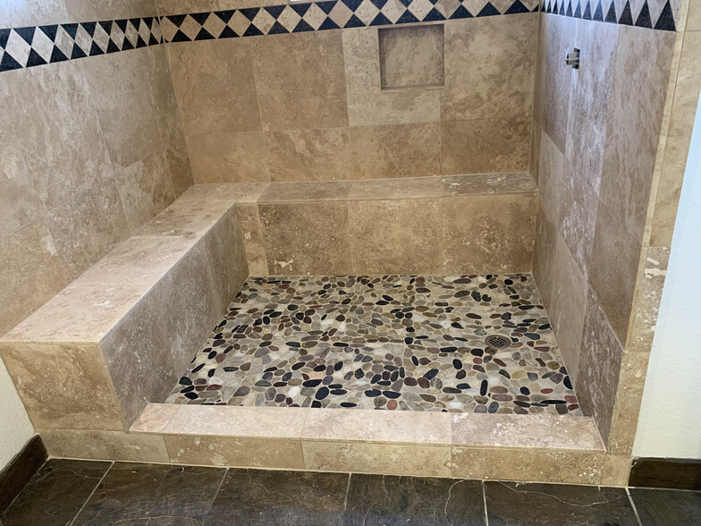 Master bath - 101 N 7th St