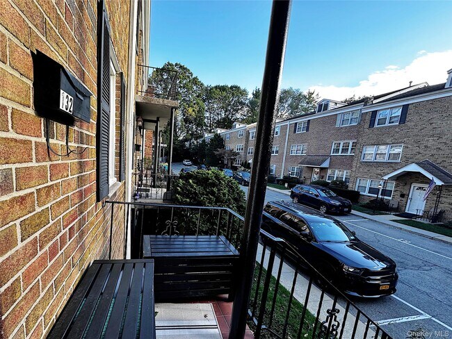 Building Photo - 132 Texas Ave