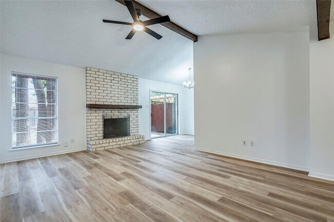 Building Photo - 1306 Glenda Dr