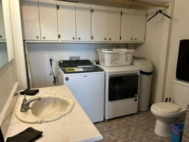 Building Photo - FURNISHED RENTAL, 3 bedroom with 4 car garage