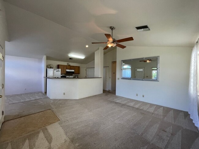 Building Photo - Kihei Three Bedroom