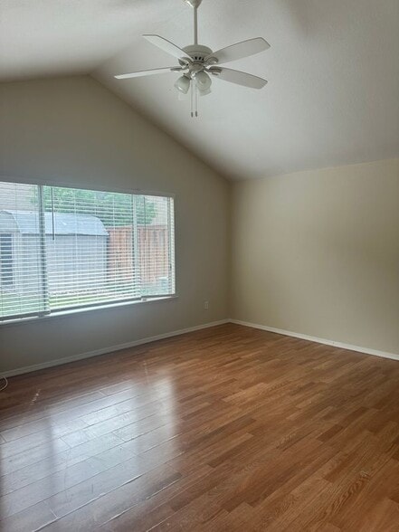 Building Photo - 430 Silvertail Pl