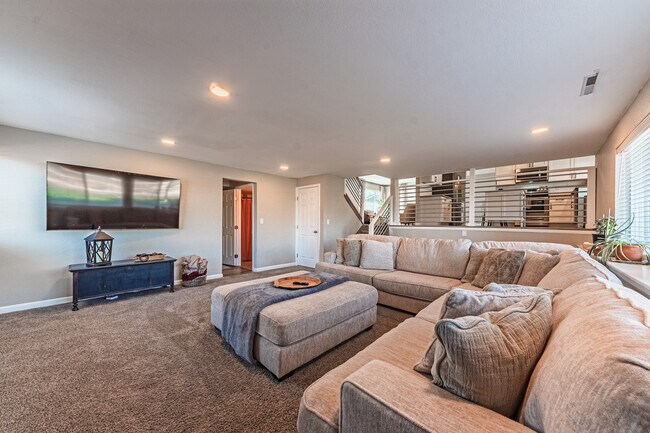 Building Photo - 3158 Breckenridge Dr W