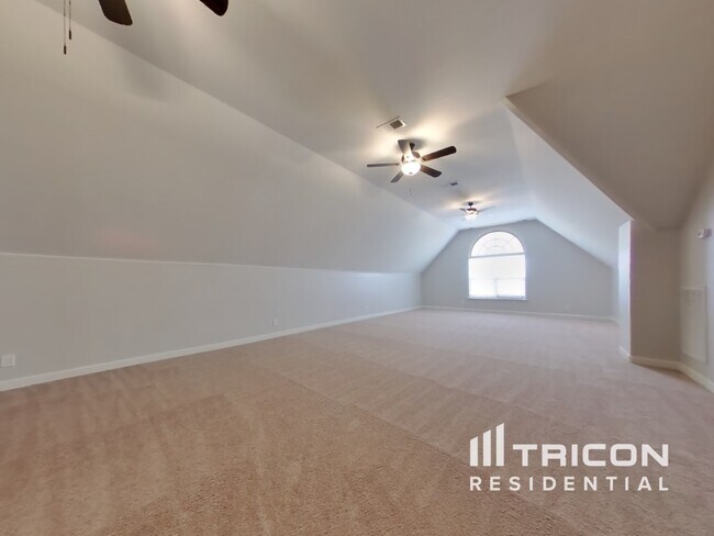 Building Photo - 3125 Hidden Creek Dr