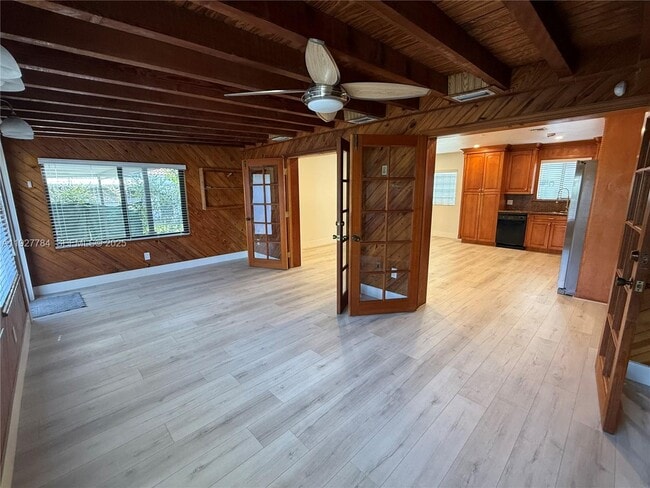 Building Photo - 5900 SW 6th St