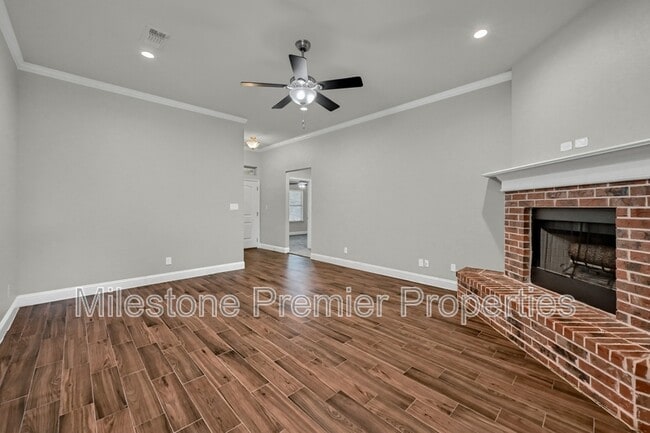 Building Photo - 3418 Ballam St