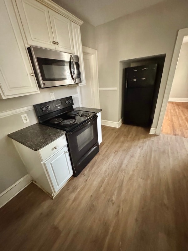 Building Photo - 623 E Gladstone Ave