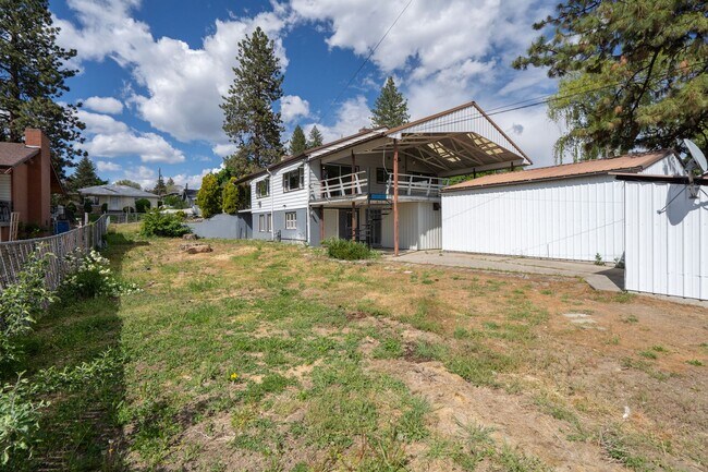 Building Photo - Gorgeous Audubon Park Home with Detached G...