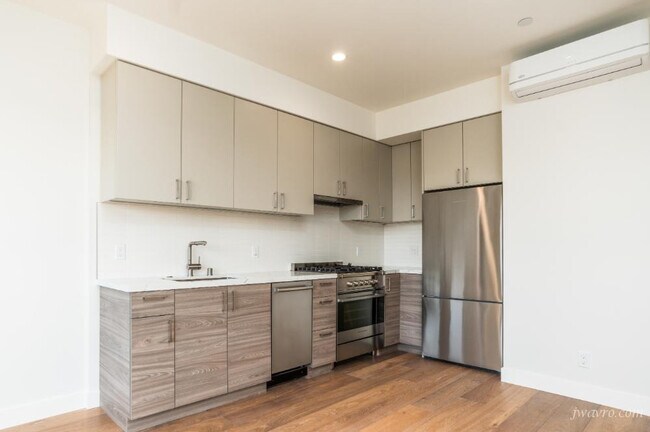 Building Photo - 25 Grace St