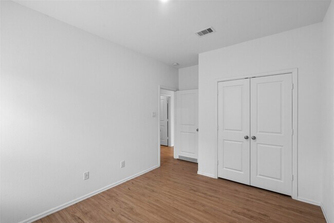 Building Photo - 3705 Paloma Fls Ln