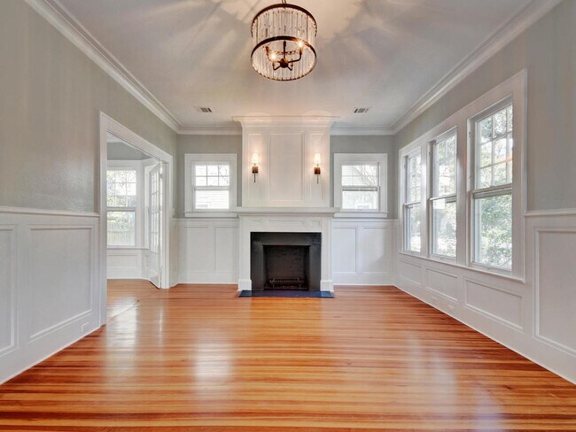 Building Photo - UT PRE-LEASE: Luxury 4 bedroom home in Wes...