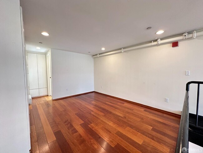 Building Photo - 2080 3rd St