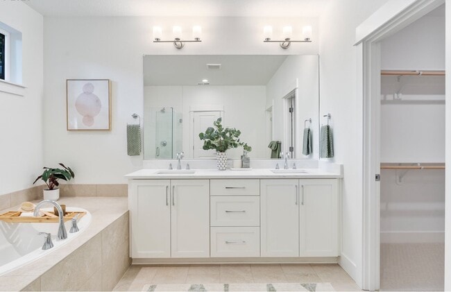 Building Photo - 15628 NW Raywood Ln