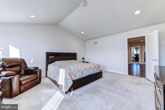 Building Photo - 204 Wynstone Ct