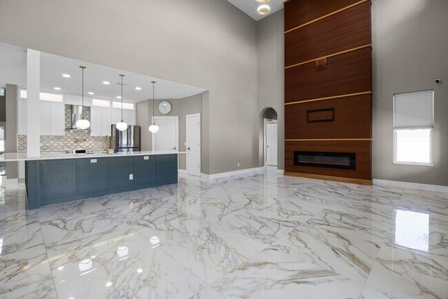 Building Photo - Fully Remodeled 5/4 Art Deco-Inspired Home...