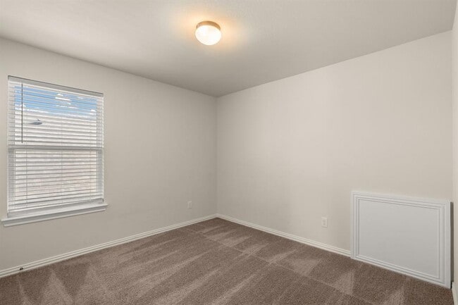 Building Photo - 4803 S Richwood Dr