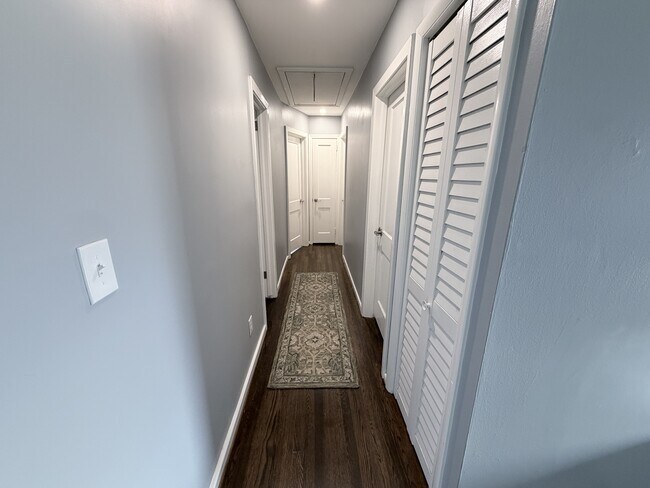 Building Photo - 1366 Baychester Ave