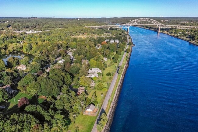 Building Photo - 49 Main St