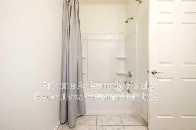 Building Photo - 4466 S Sunrise Bluff Way