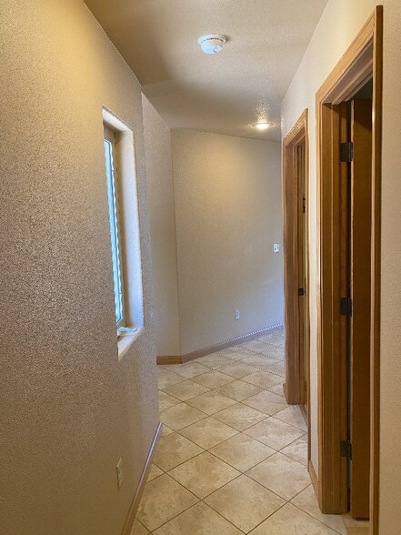 Building Photo - 1 Sheckler Cutoff