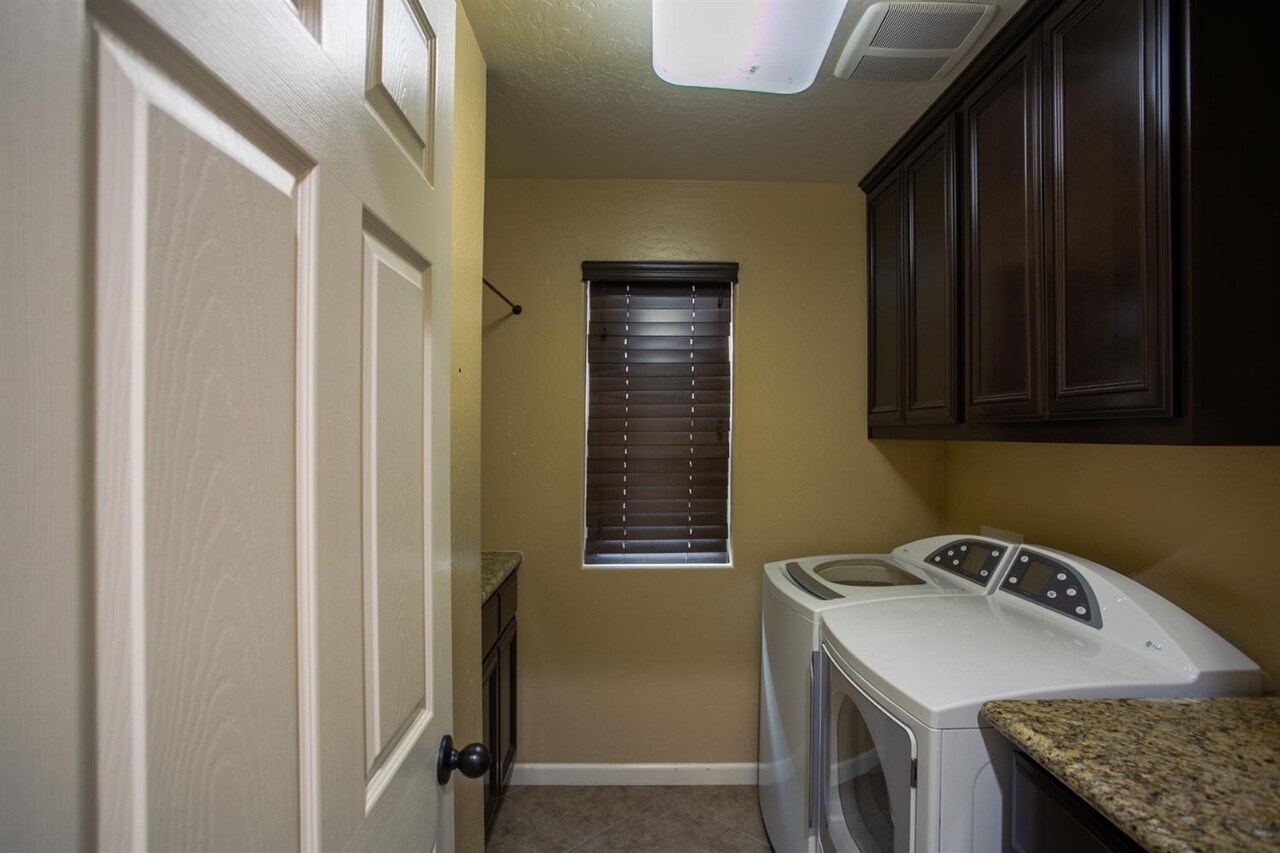 Washer Dryer Room - 3170 N Leanna Ave