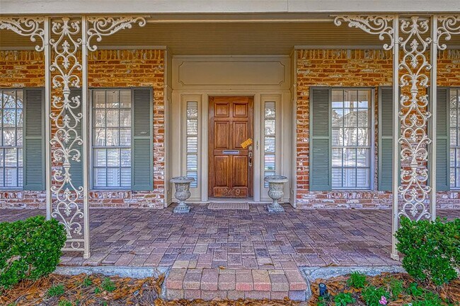 Building Photo - 12419 Huntingwick Dr