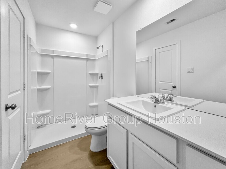 Building Photo - 5822 Starling Dr