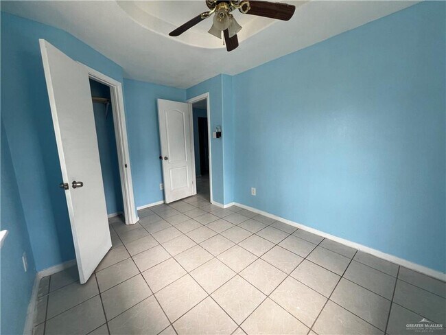 Building Photo - 10 Martinez St