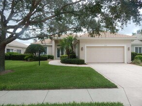 Building Photo - SUMMER/ FALL FURNISHED  3/2 IMMACULATE POOL HOME - ROSEDALE COMMUNITY