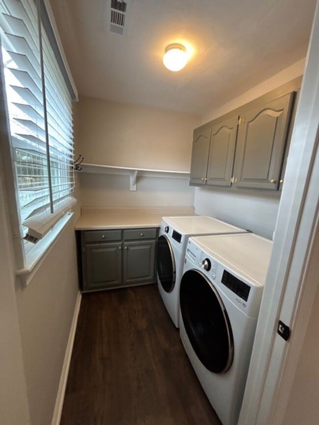 Building Photo - Cypress Point