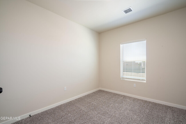 Building Photo - 11472 Van Nuys Dr